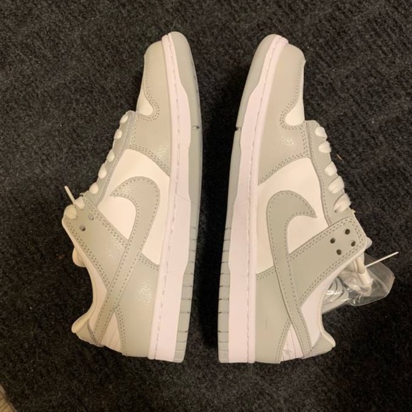 Nike dunk sb grey size 7W, but fits 7.5/8W - Picture 3 of 3